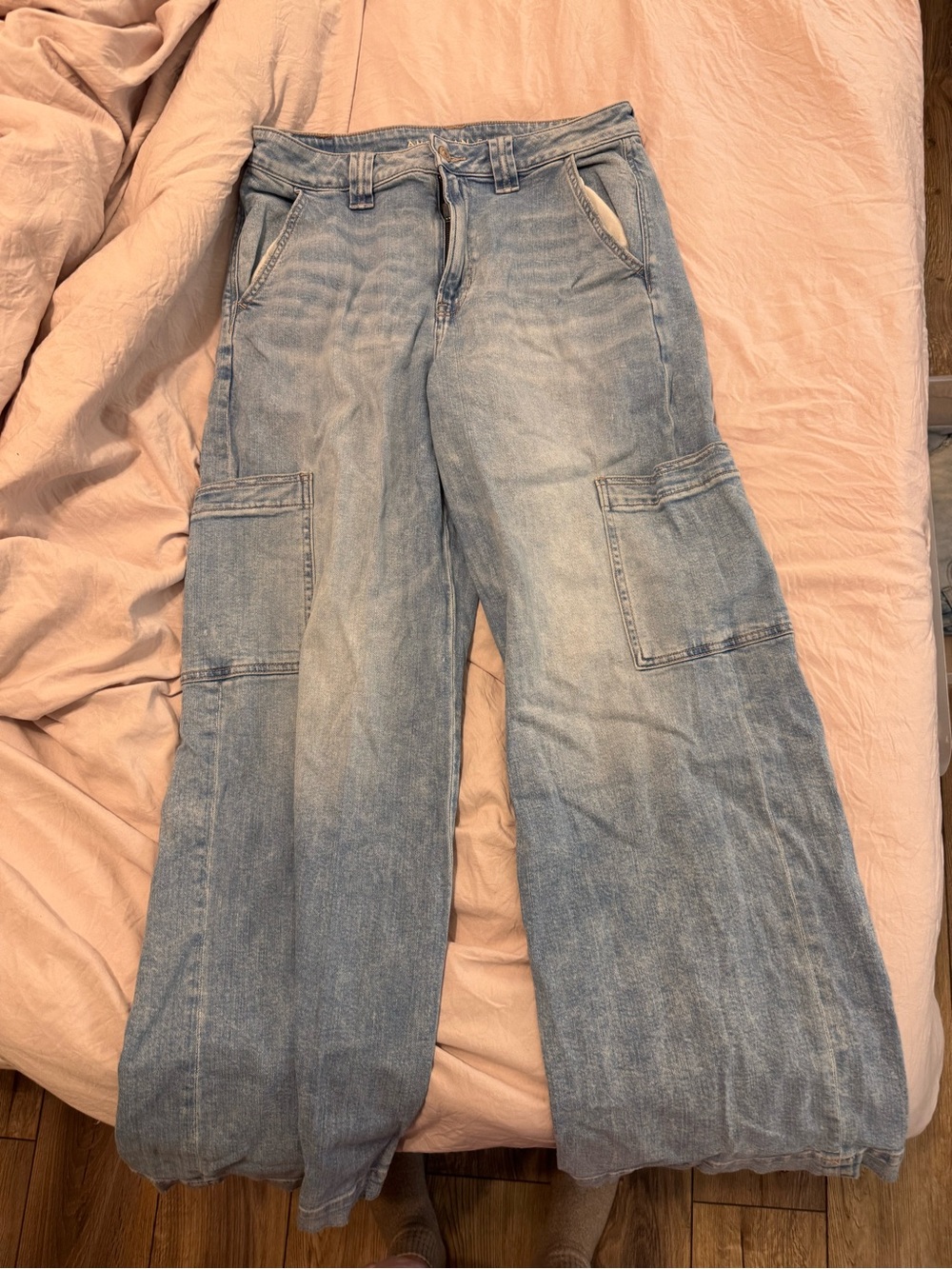 American Eagle Outfitters Light Blue Wide-Leg Cargo Jeans